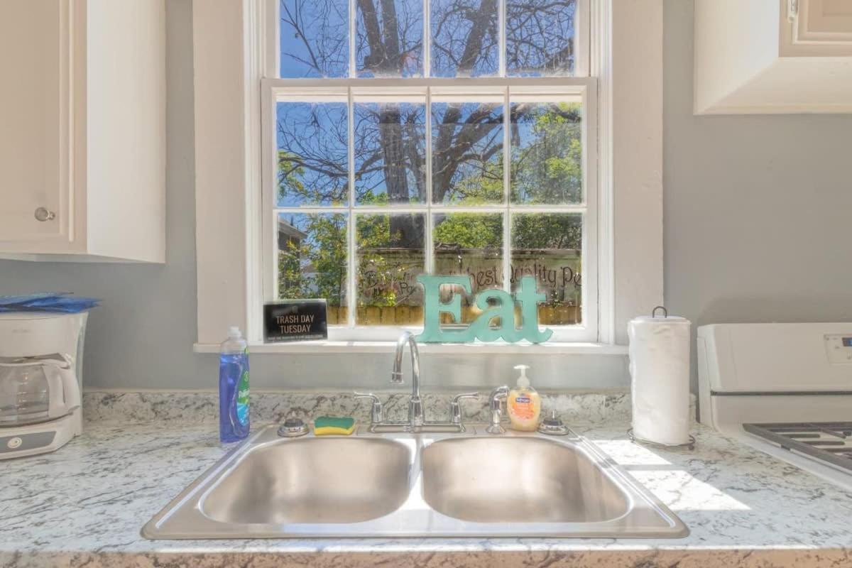 The Sunny Southern Manse Back Walk Downtown Columbus Extérieur photo
